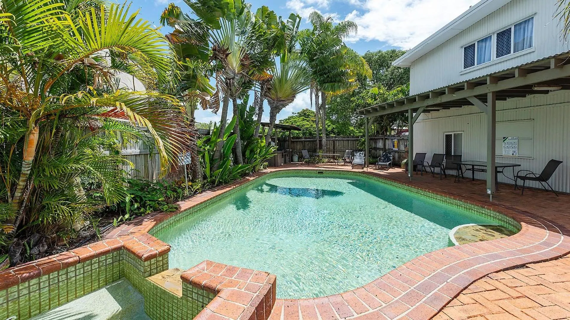 Coconut Palms Two Bedroom Escape Scarness